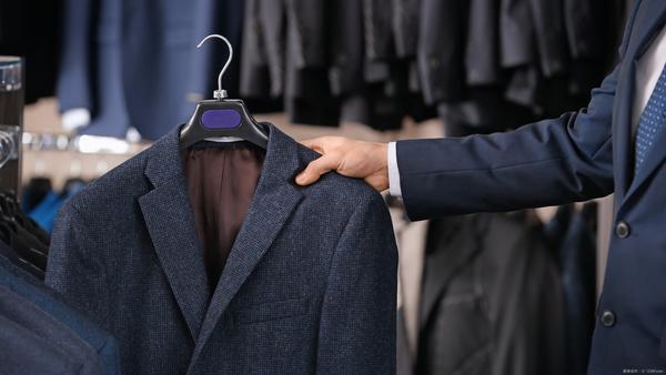 ジャケットとスーツの6つの違いを解説！ビジネスシーンでジャケットの着用は可能？